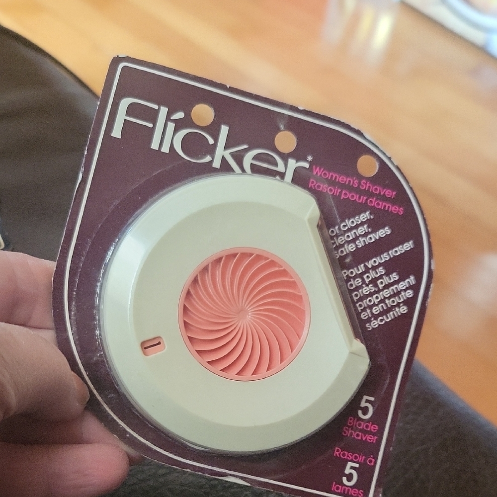VTG 70's/ 80's Flicker Women's Rotating Shaver with 5 Blades Collectible or use